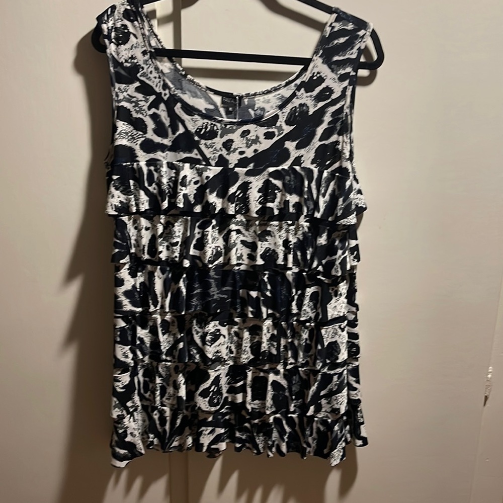 NWT very nice sleeveless blouse